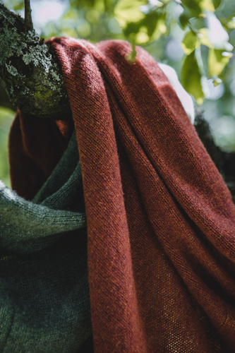 Merino wool PLAIN blanket 100 x 100 cm